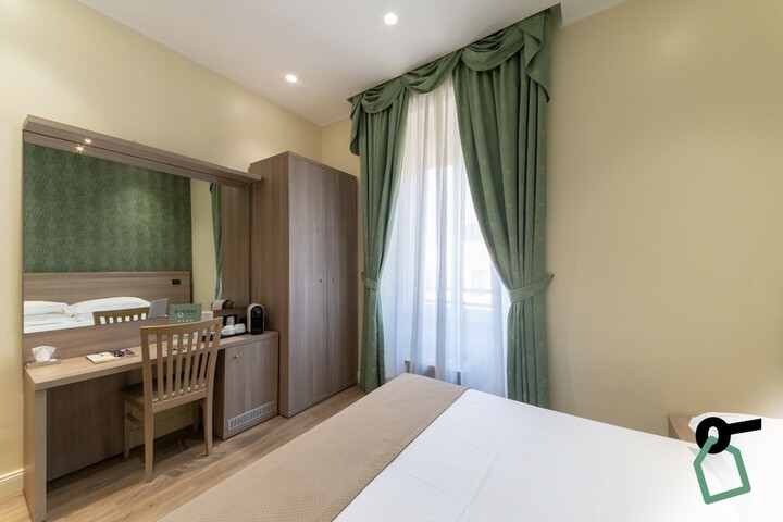 Room 14 of 36