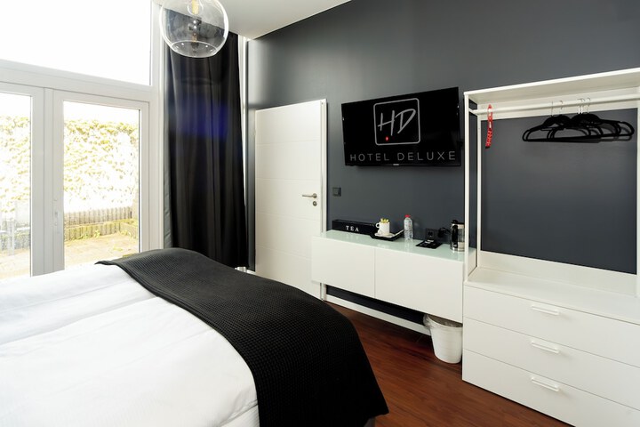 Room 2 of 23