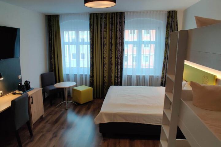 Room 12 of 61