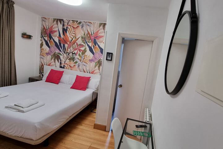 Room 7 of 13