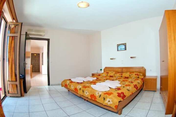 Room 5 of 50
