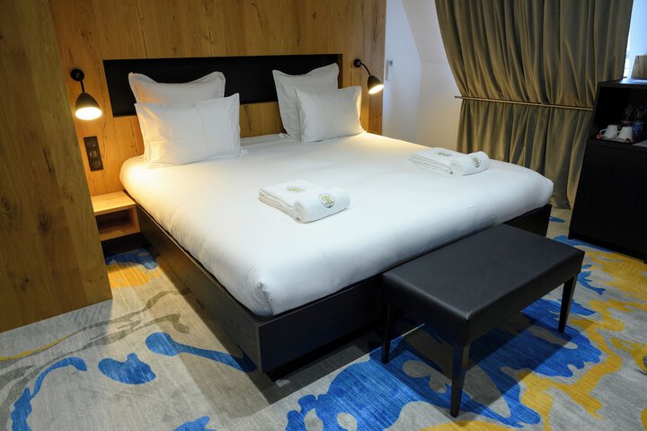 Room 5 of 217