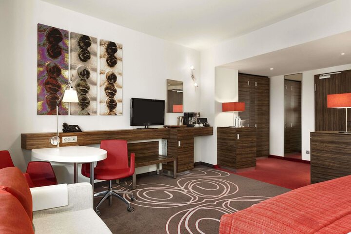 Room 7 of 26