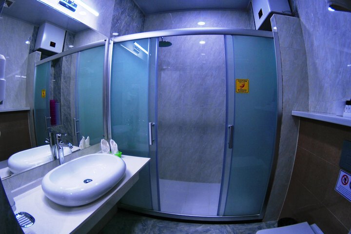Room 32 of 51