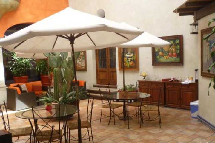 Breakfast area