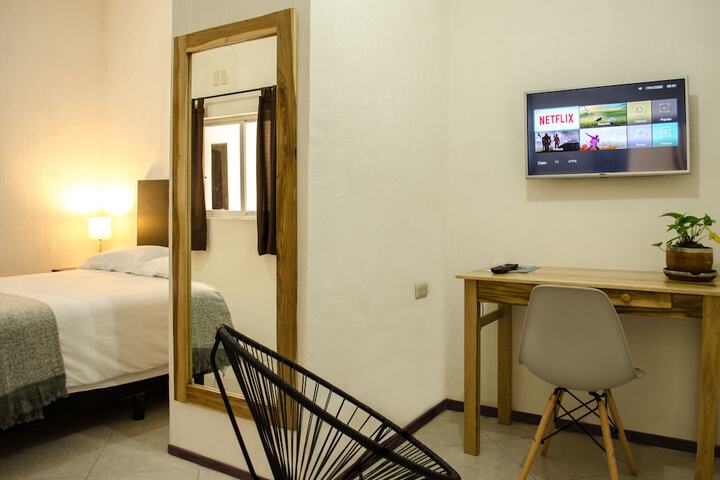 Room 10 of 33