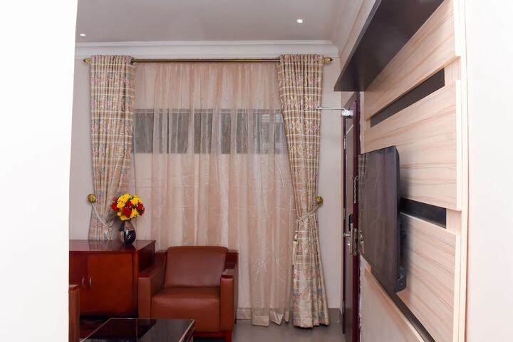 Room 21 of 32