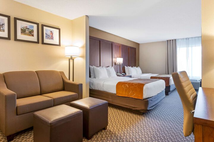 1 King Bed Suite (9 of 10)
