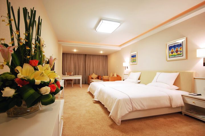 Room 7 of 8