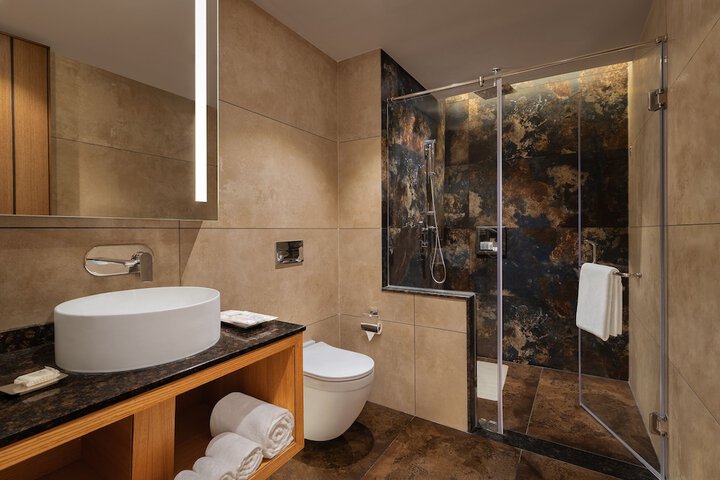 Room 14 of 32