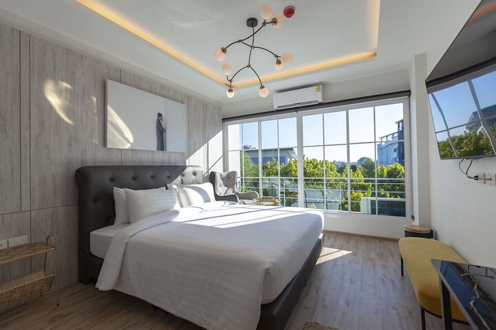 Room 9 of 113