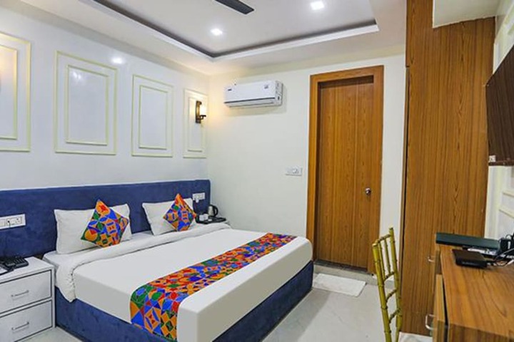 Room 17 of 26