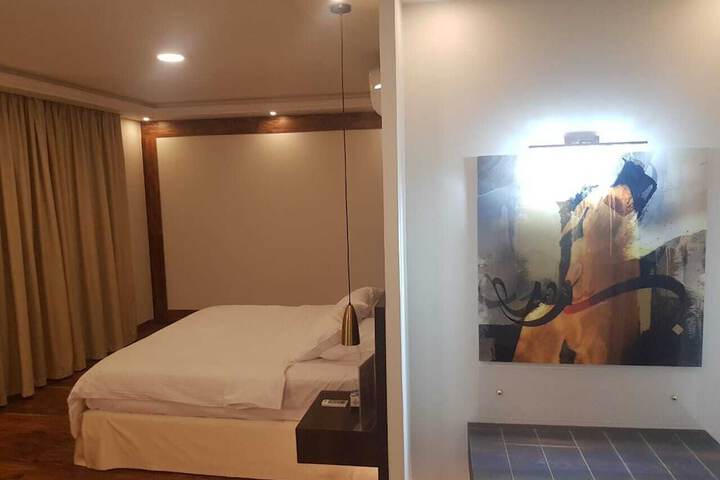 Room 10 of 31