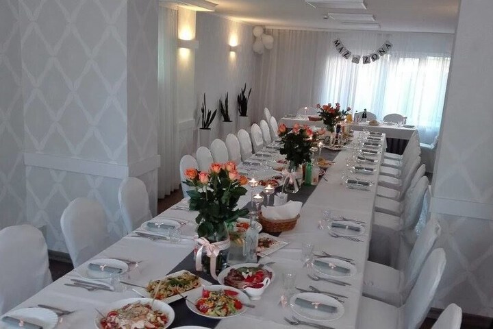 Ballroom/Hall 42 of 61