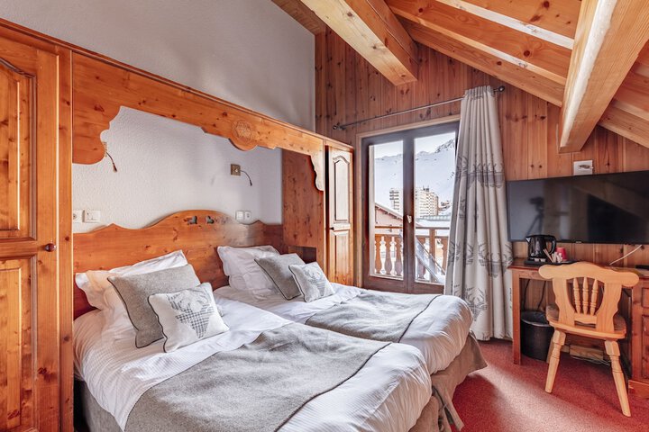 Room 4 of 19