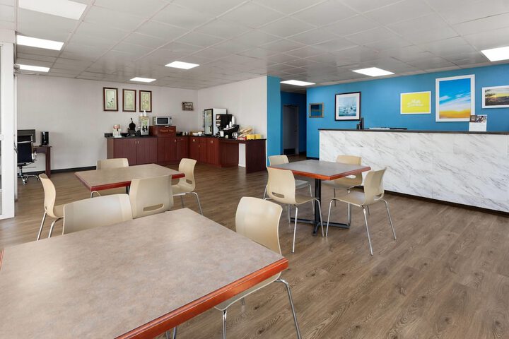 Breakfast/Coffee Service 25 of 28