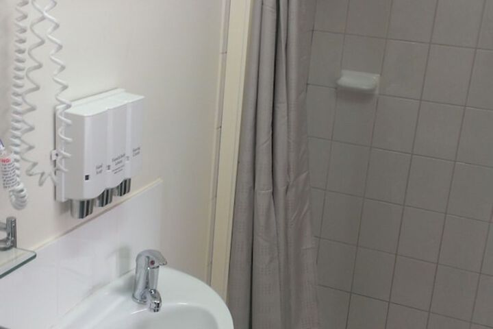 Room 65 of 99