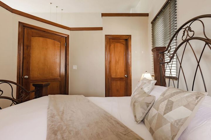 Room 20 of 120