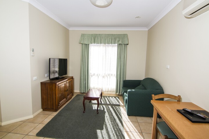 Room 13 of 35