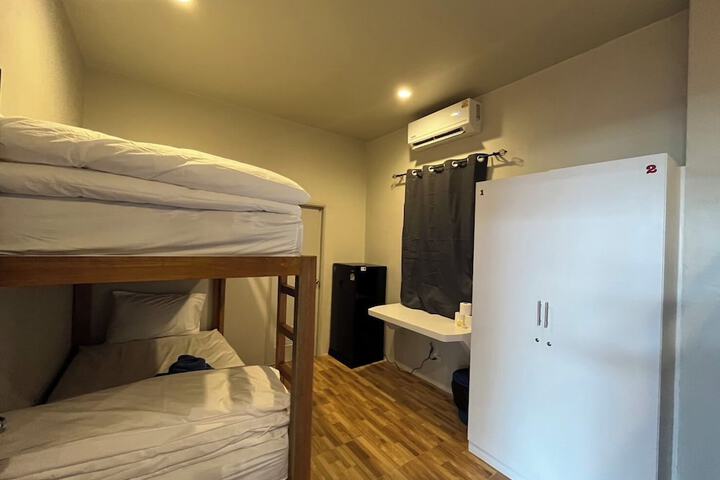 Room 4 of 61