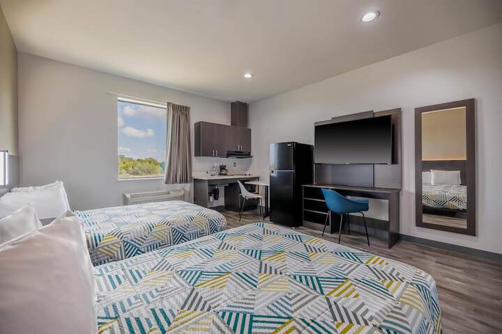 Room 9 of 28