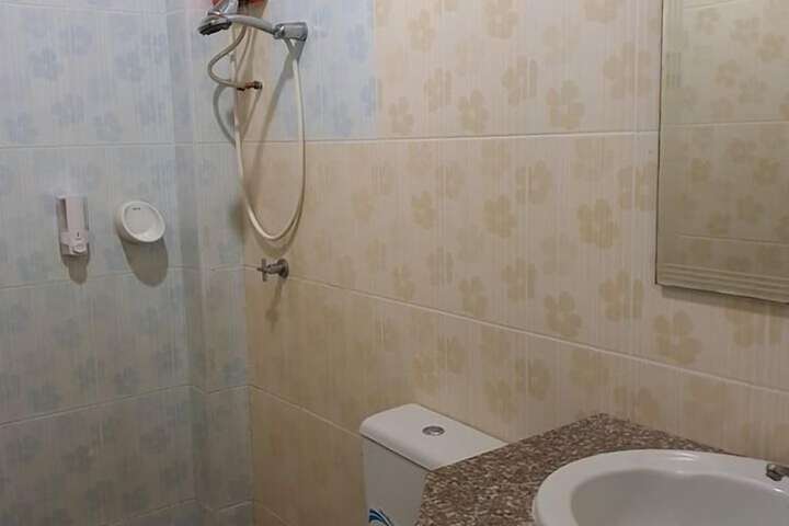 Room 3 of 8