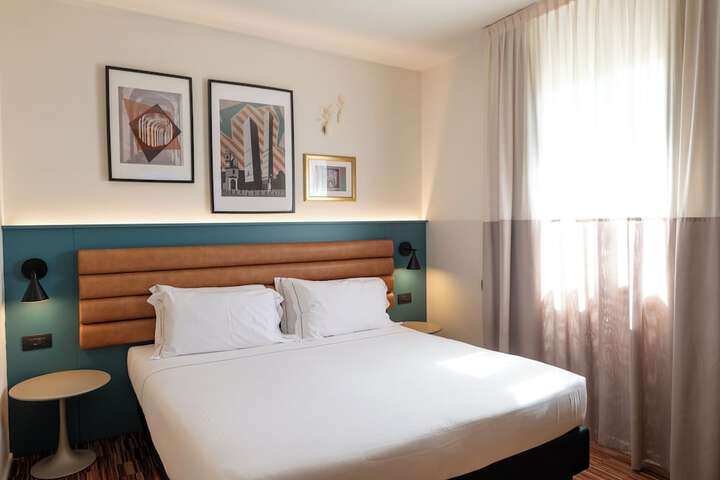 Photo of Bleis Hotel