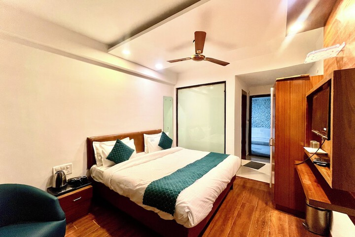 Room 52 of 55