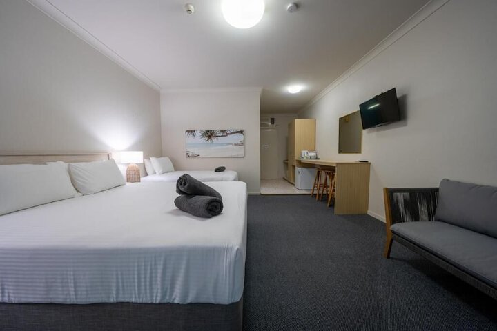 Room 16 of 38