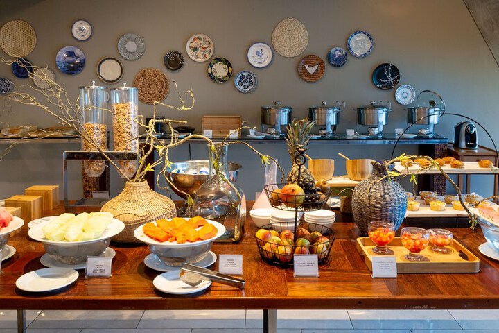Breakfast/Coffee Service 86 of 132