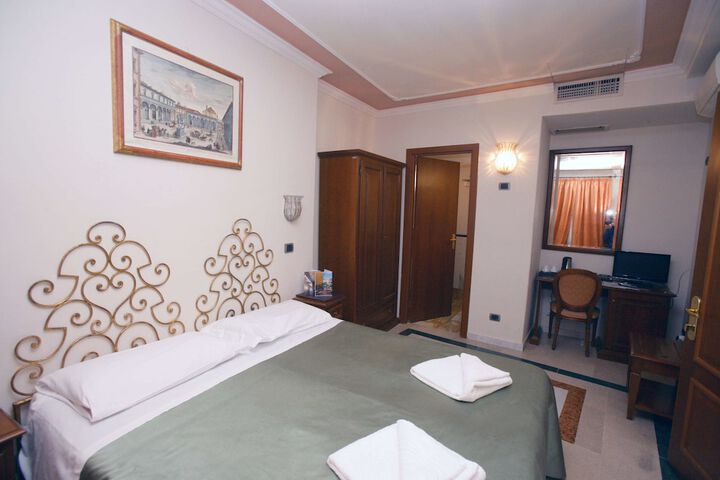 Room 39 of 98