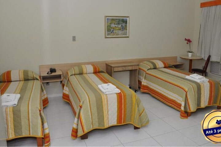 Room 9 of 12