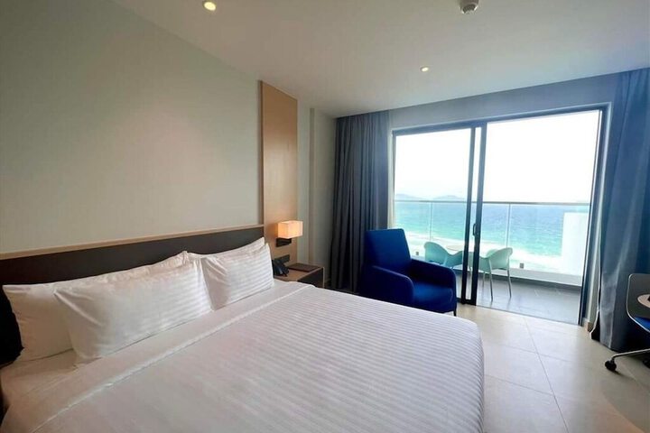 Room 4 of 67