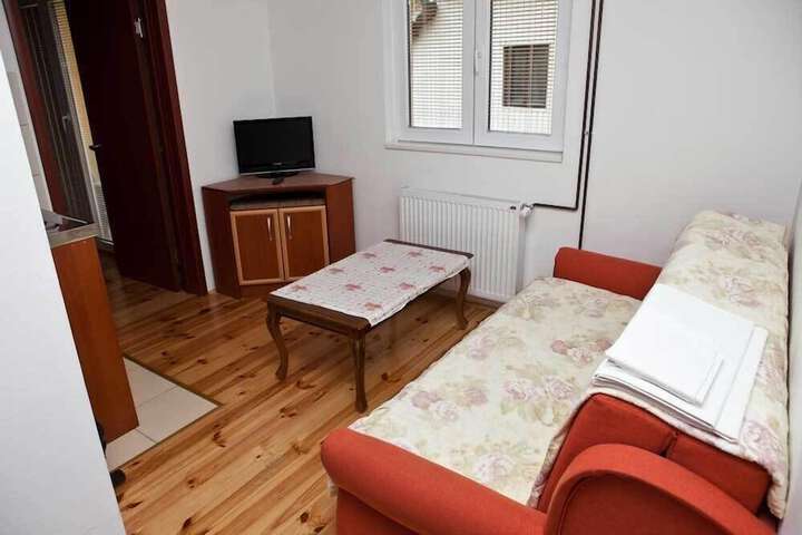 Room 28 of 53