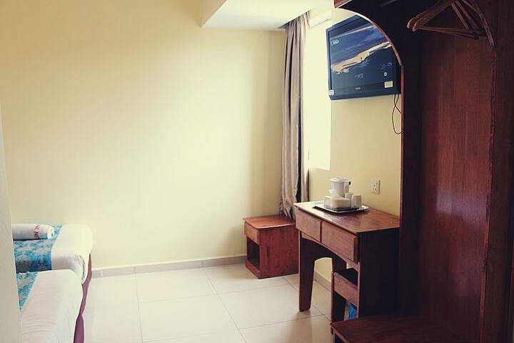 Room 8 of 42