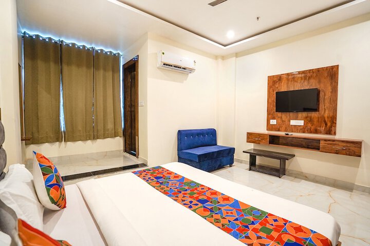 Room 9 of 25