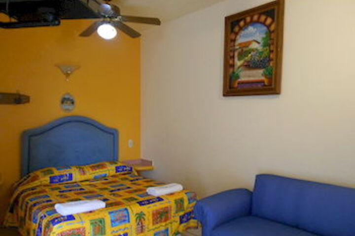 Room 6 of 18