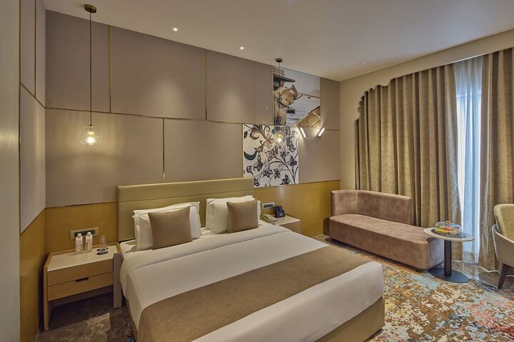 Room 13 of 126