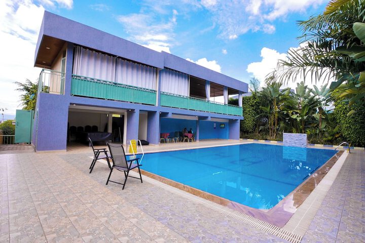 Pool 33 of 52