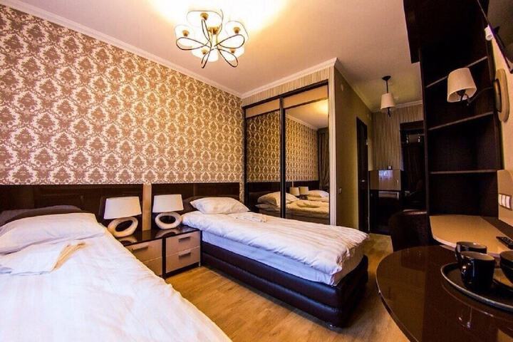 Room 33 of 47