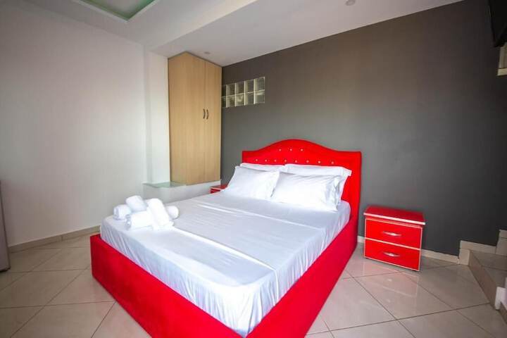 Room 6 of 74