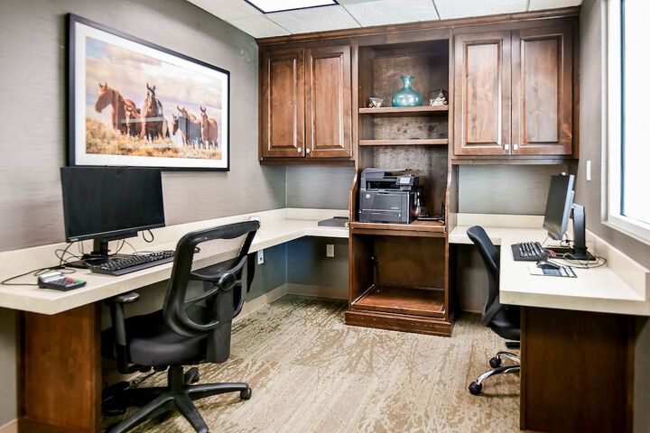 Business Center 87 of 98