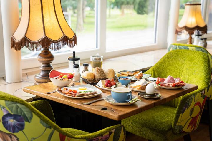 Breakfast/Coffee Service 73 of 84