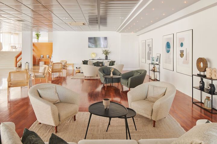 Entrance & Lobby
