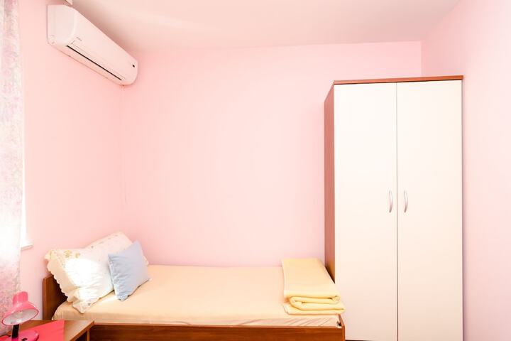Room 21 of 64