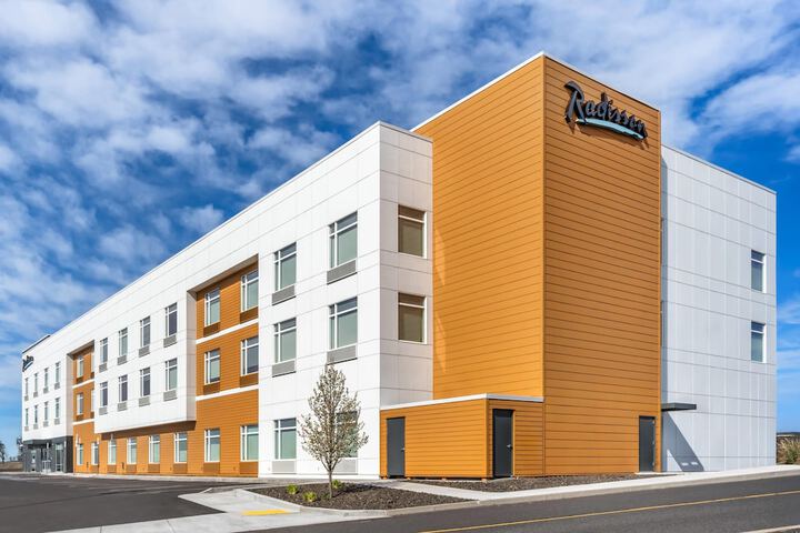 Hotel 74 of 76