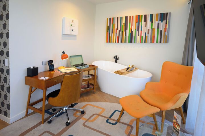 Room 34 of 72