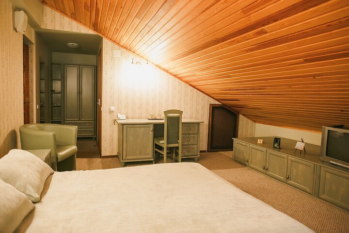 Room 11 of 89