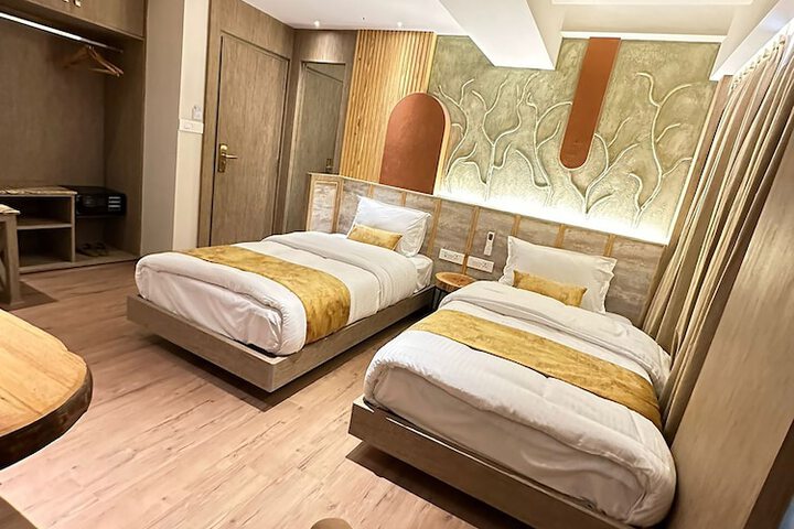 Room 5 of 69