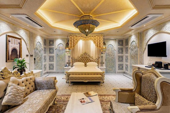 Room 3 of 12